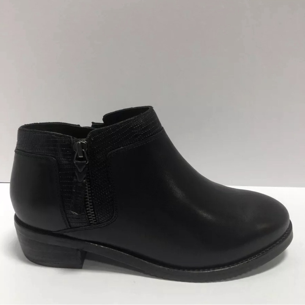 Softwalk Women’s Rubi, Black Leather Ankle Booties, Size 8.5 W